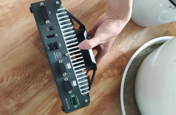 東田嵌入式工控機.png 東田嵌入式工控機.png